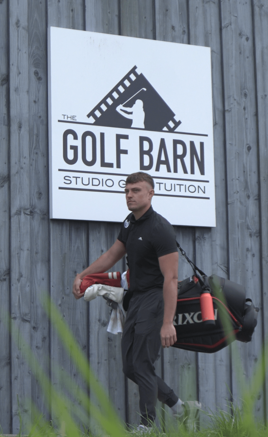 Atlas Hydrate 24oz Phone Mount Flask - Orangeade | Reusable Insulated Bottle | Atlas Hydrate - Smart Magnetic Reusable Stainless - Steel Water Bottle with Phone Mount | Sustainable Lifestyle Hydration Flask UK